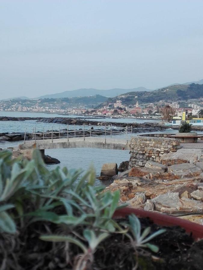I Fiori Di Santo Stefano Lägenhet Santo Stefano al Mare Exteriör bild